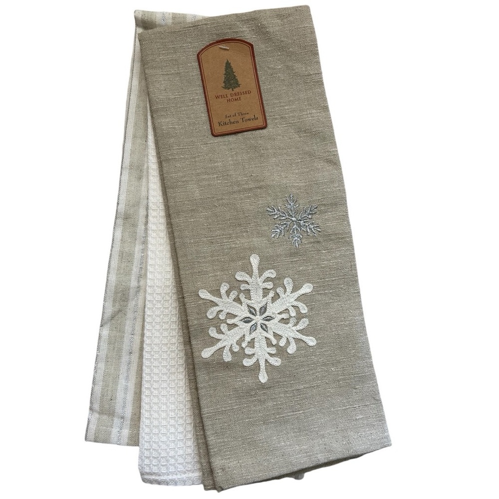 NWT Winter Kitchen Towels by Well Dressed Home